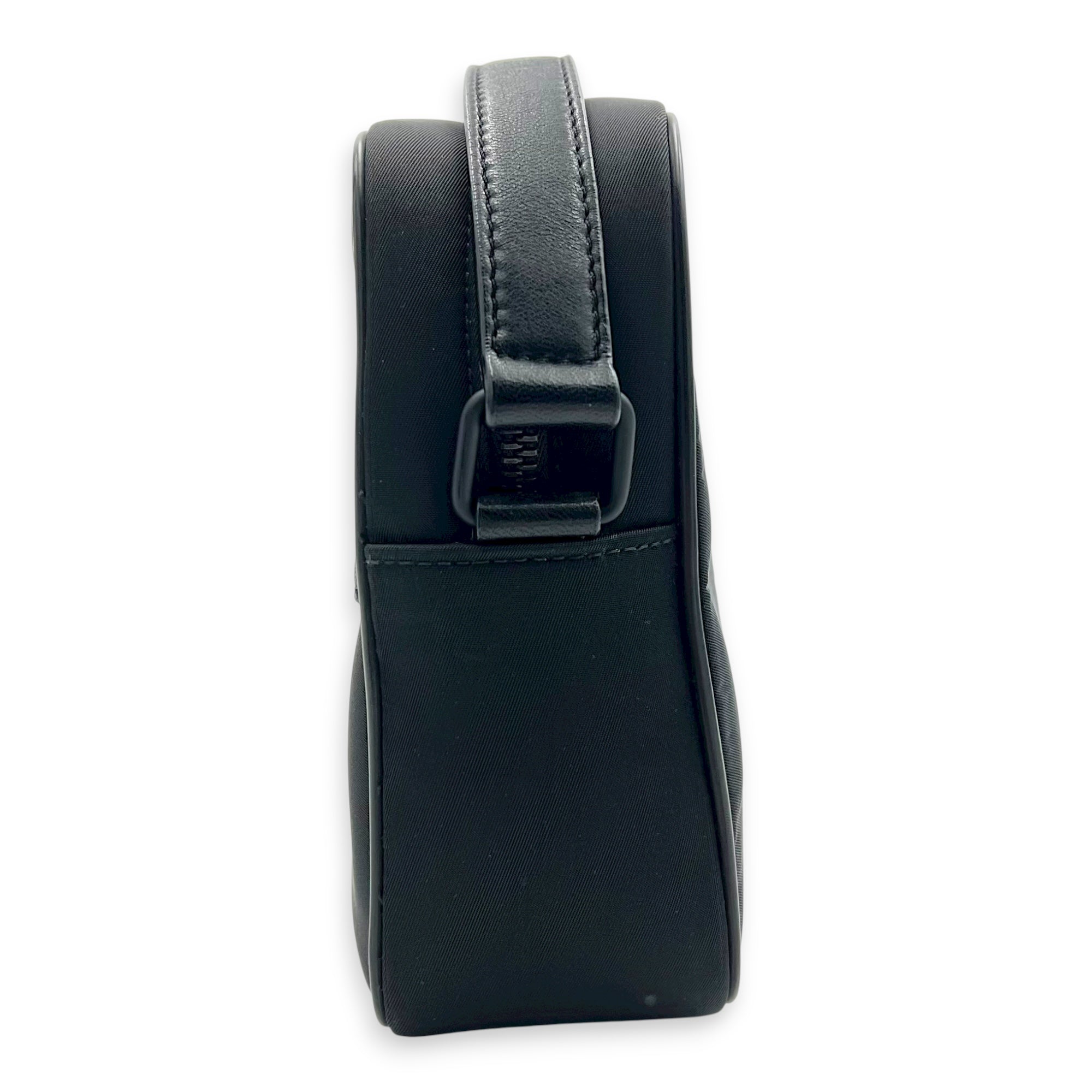 Others Messenger Black in Nylon, Matte black hardware - Image 5