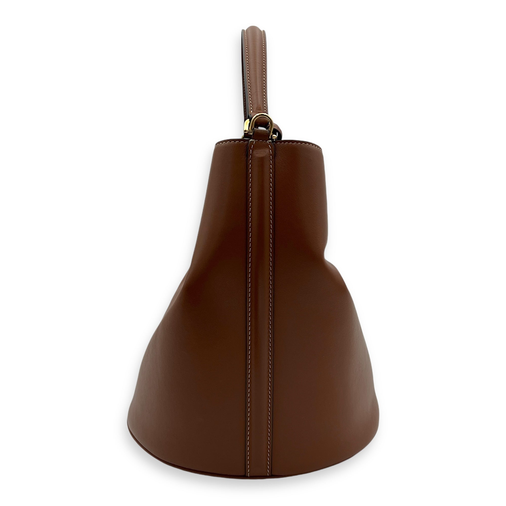 16 Tan Bucket Bag in Calfskin, Gold hardware - Image 4