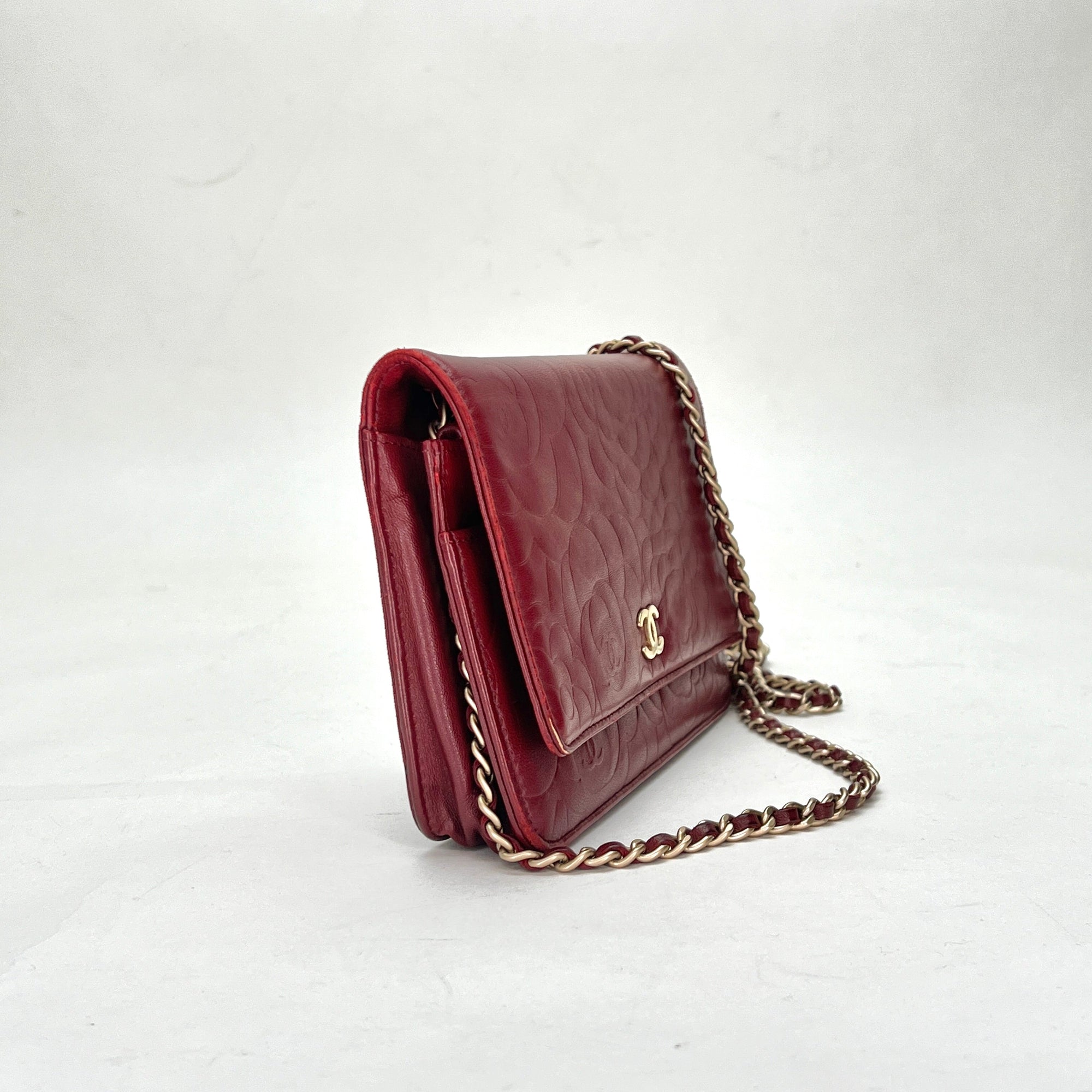 Camellia Red Wallet on Chain in Lambskin, Gold hardware - Image 4