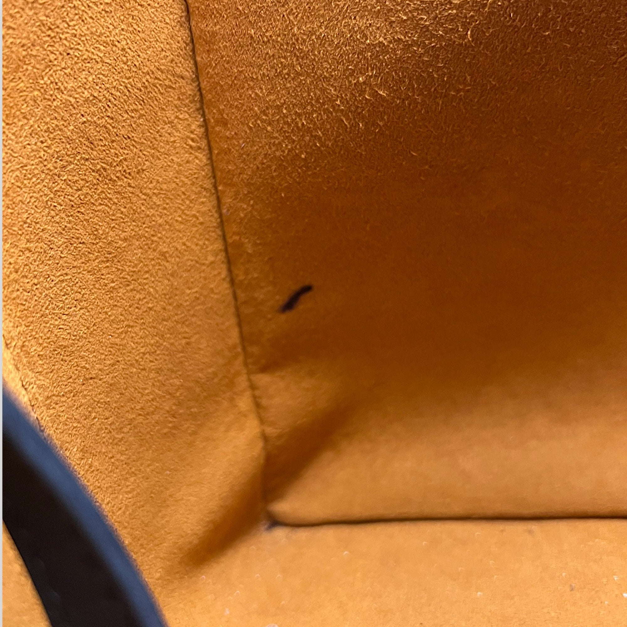 OnTheGo MM Black Top Handle Bag in Empreinte Leather, Gold hardware - Image 19