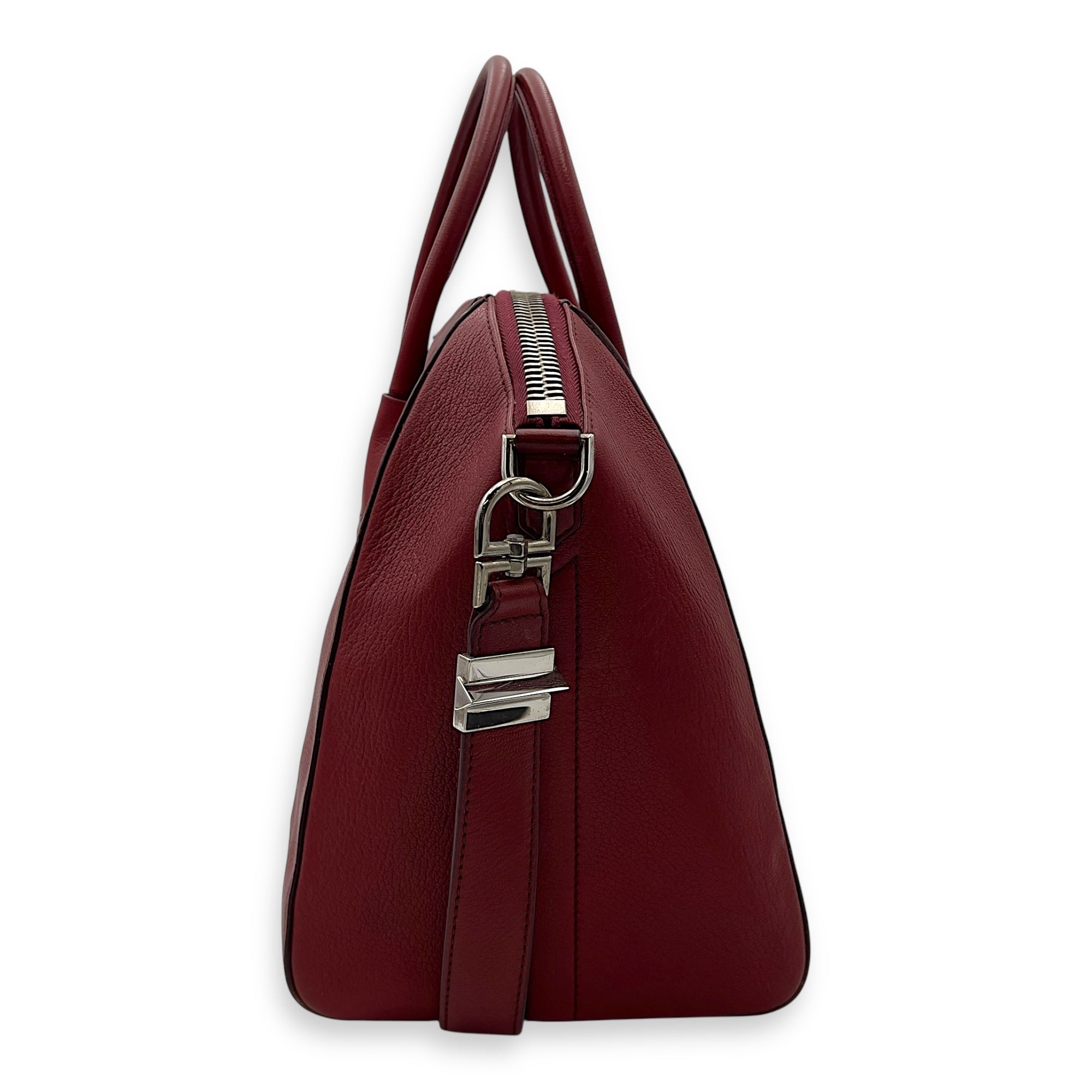 Antigona Medium Red Top Handle Bag in Goat Leather, Gold hardware - Image 5