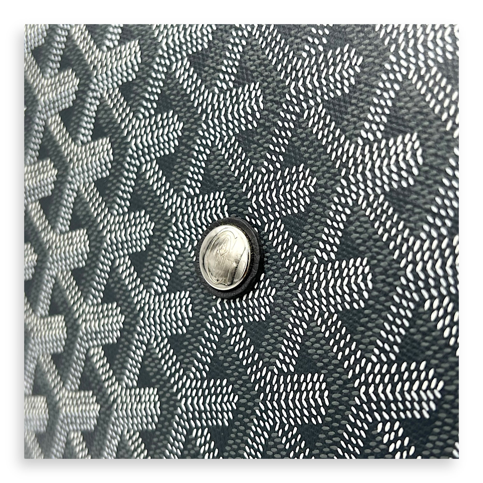 Capetien MM Grey Shoulder Bag in Coated Canvas, Silver hardware - Image 8