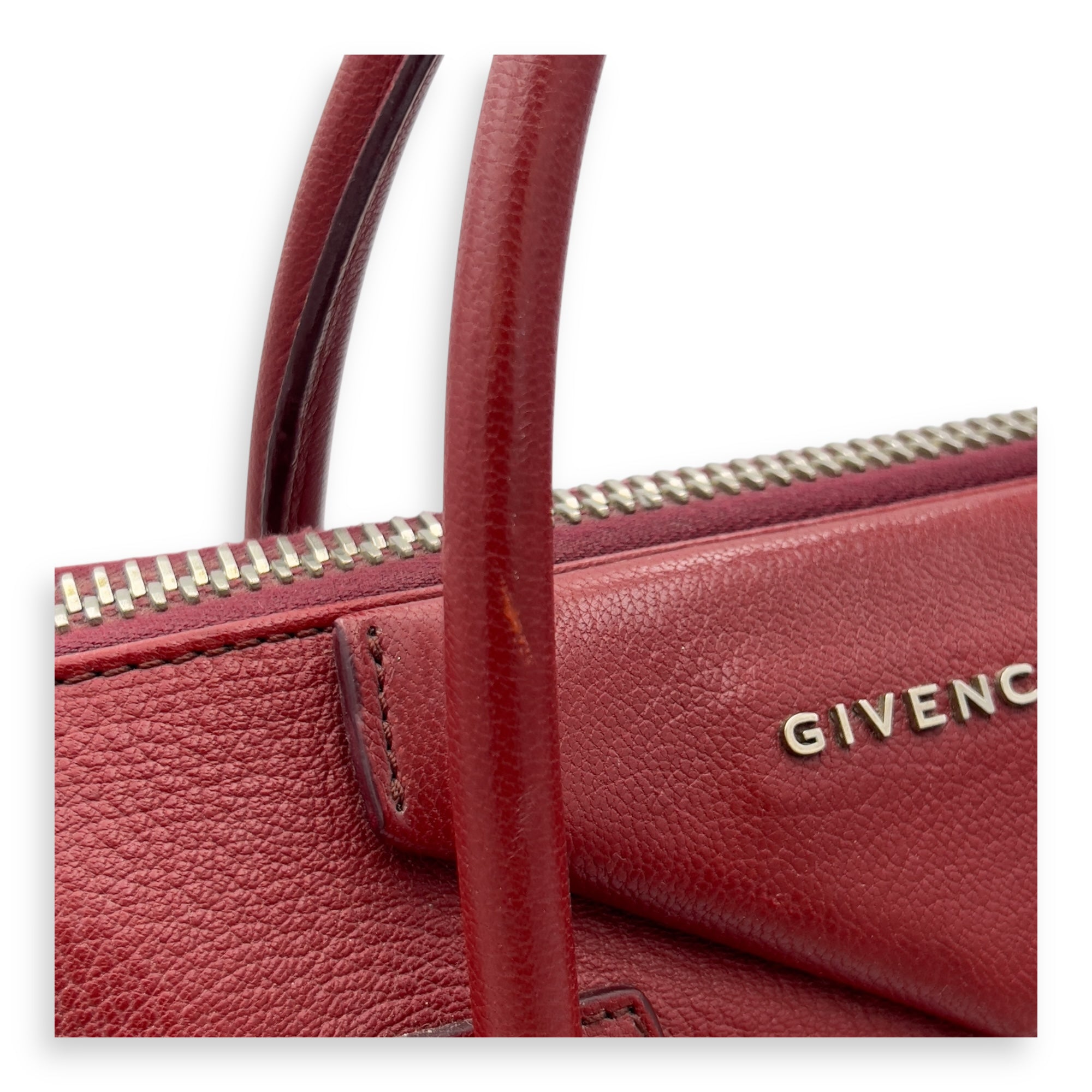 Antigona Medium Red Top Handle Bag in Goat Leather, Gold hardware - Image 9