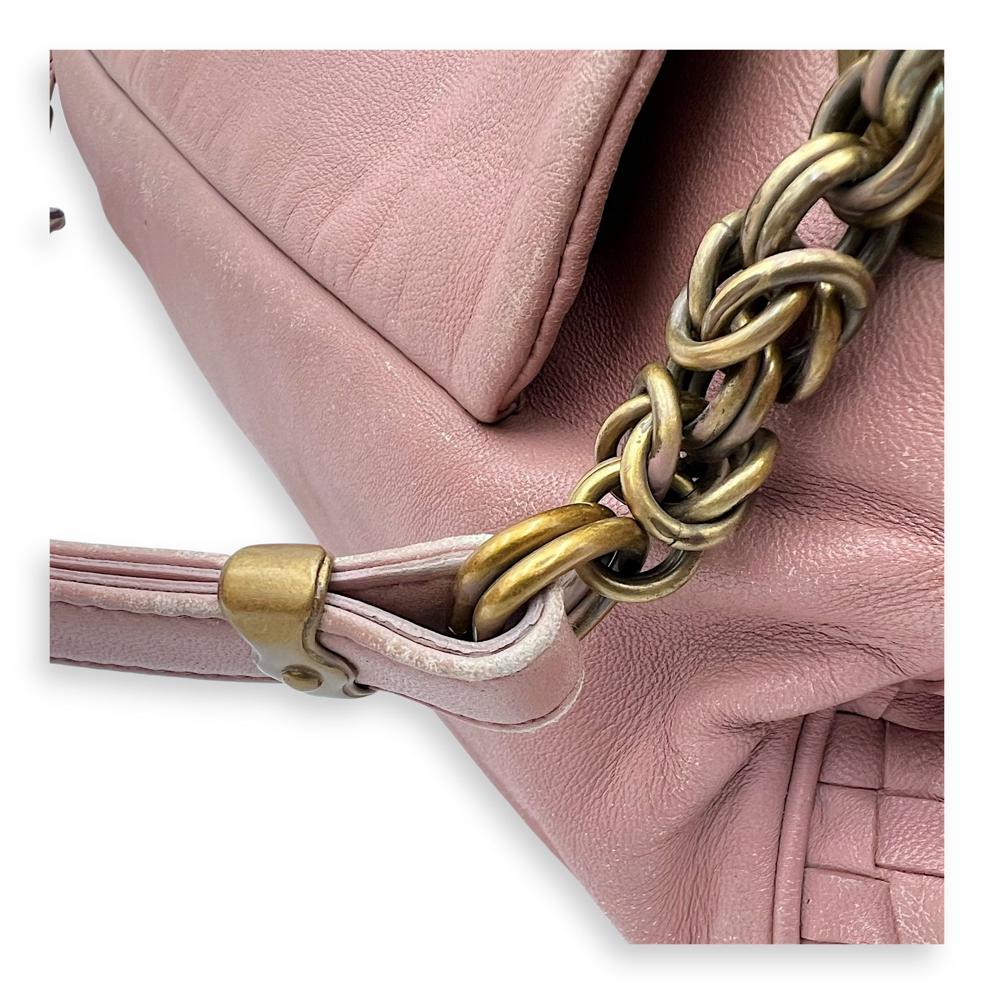 Vintage Flap Shoulder Bag Pink in Calfskin, Gold hardware - Image 18