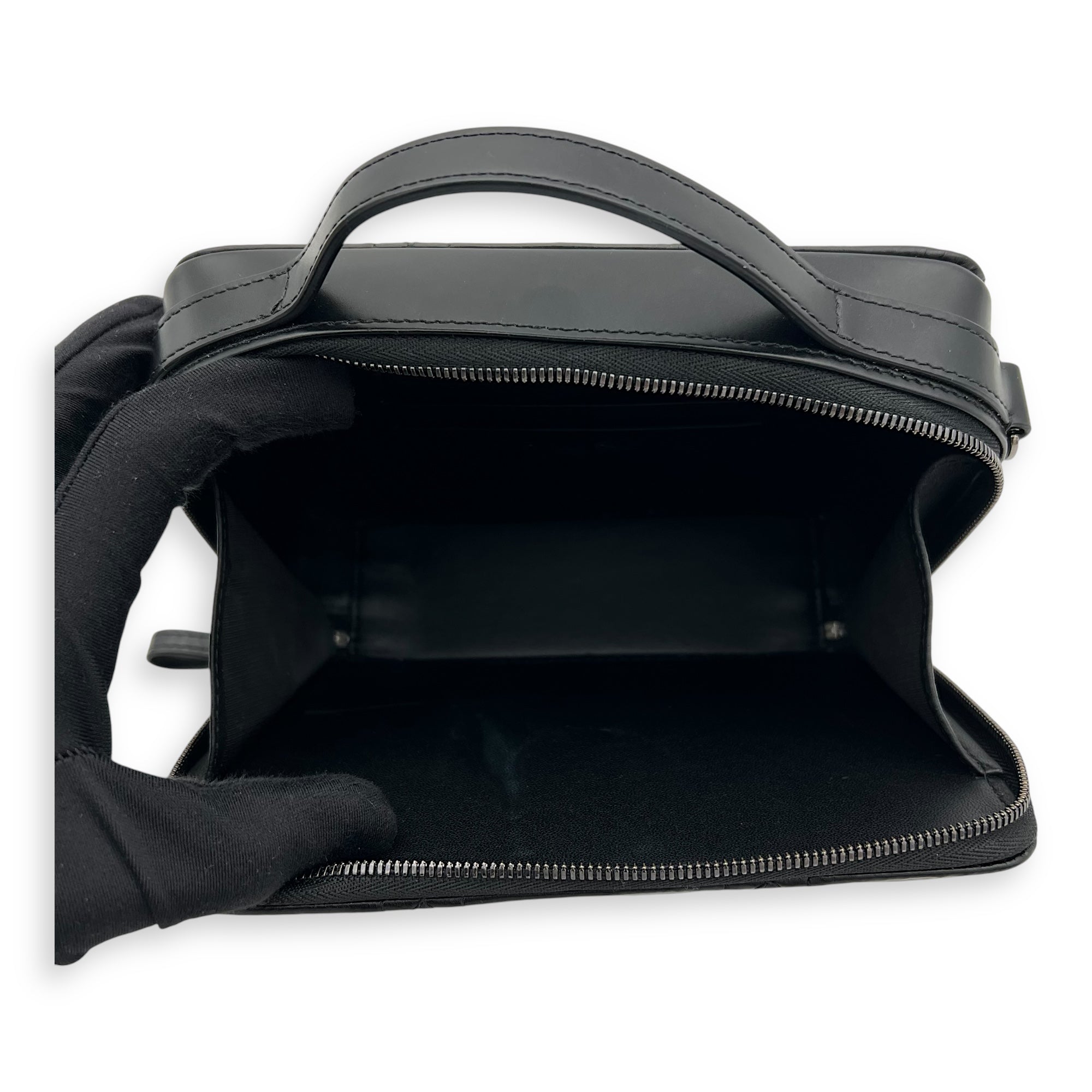 Caro Shoulder Bag Box Black in Calfskin, Gunmetal hardware - Image 7