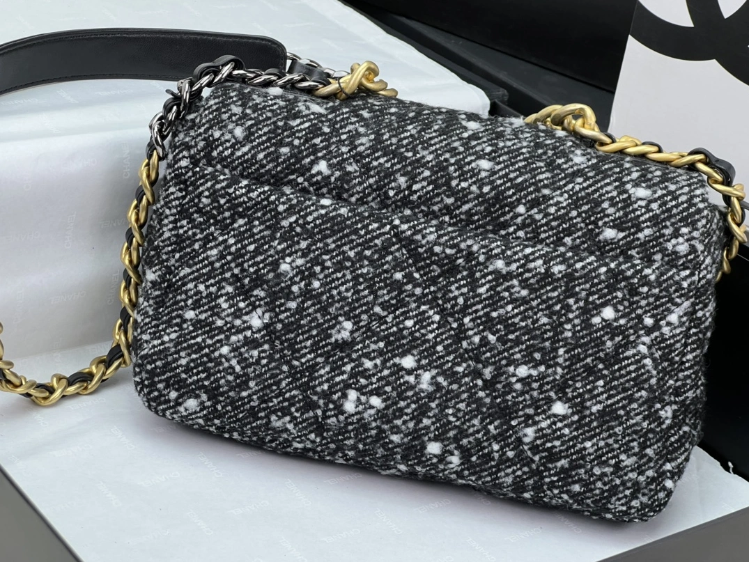 Chanel AAA Quality Messenger Bags For Women Sleek 8536 - Image 5