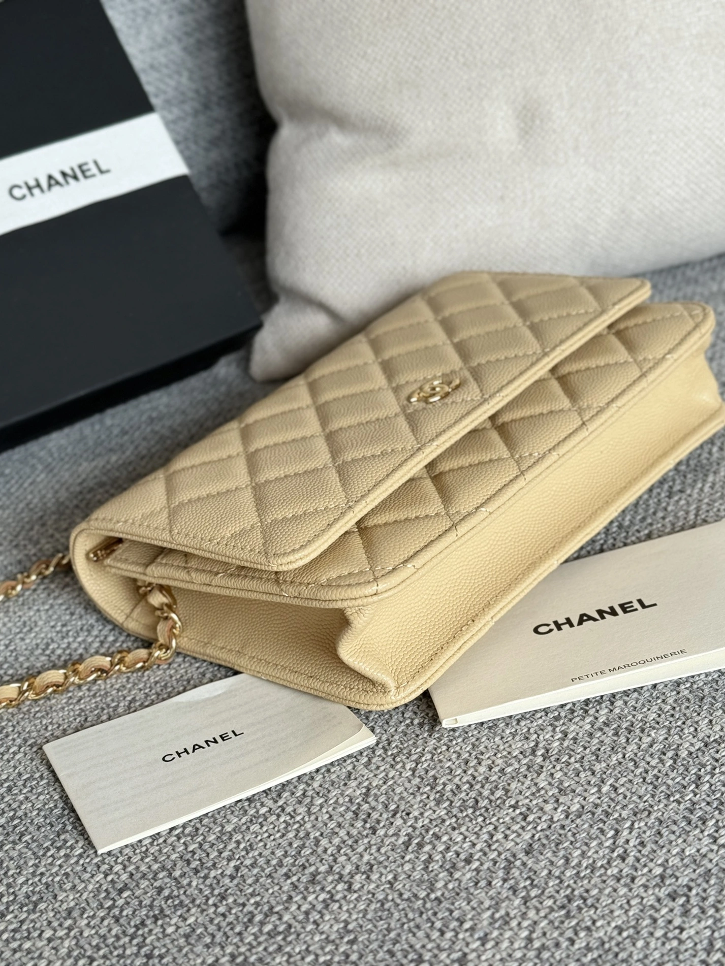 Chanel AAA Quality Messenger Bags In Gold For Women Trendy 3118 - Image 3
