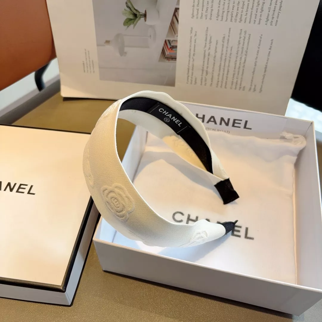 Chanel Headband For Women Stylish 3518 - Image 4