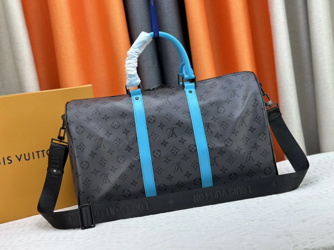 Compact 9747 Louis Vuitton Travel Bags - Image 4