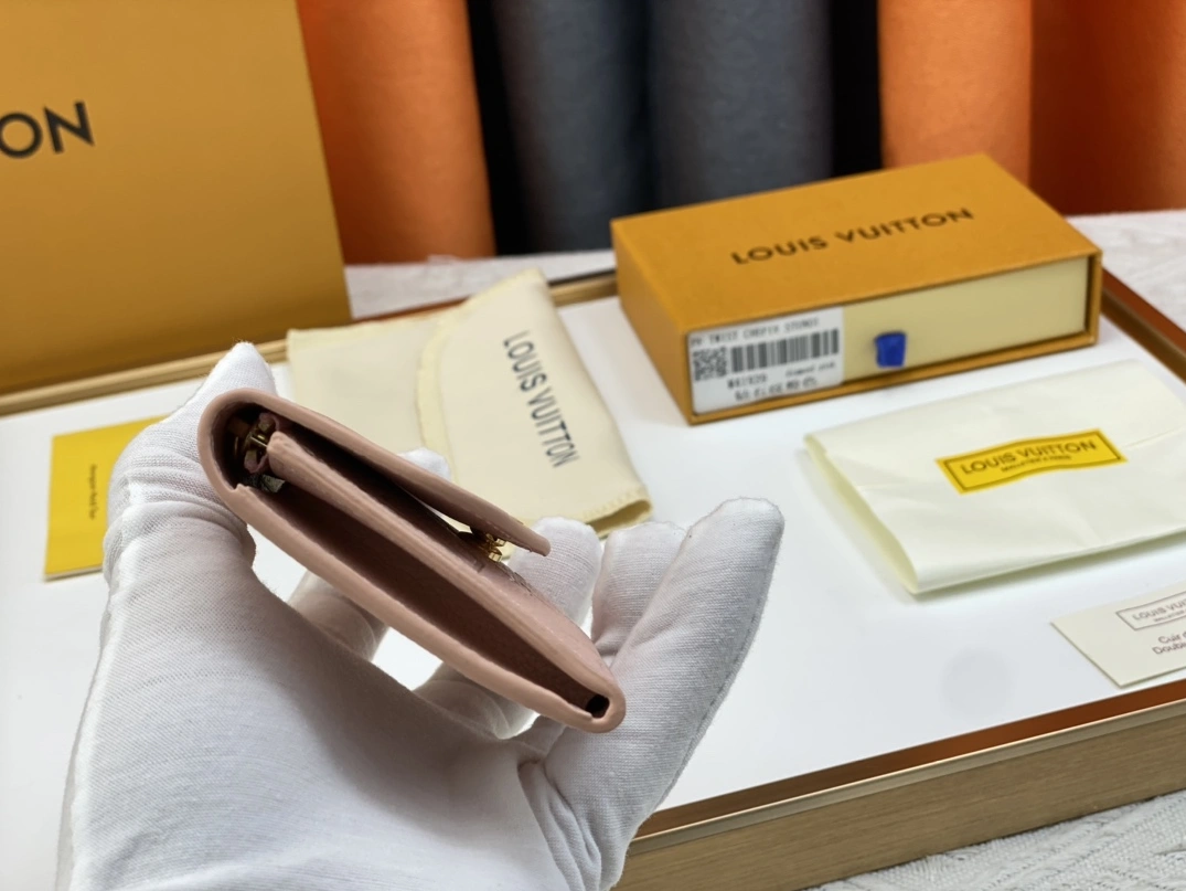 Flexible 3378 Louis Vuitton LV Wallets For Women - Image 4