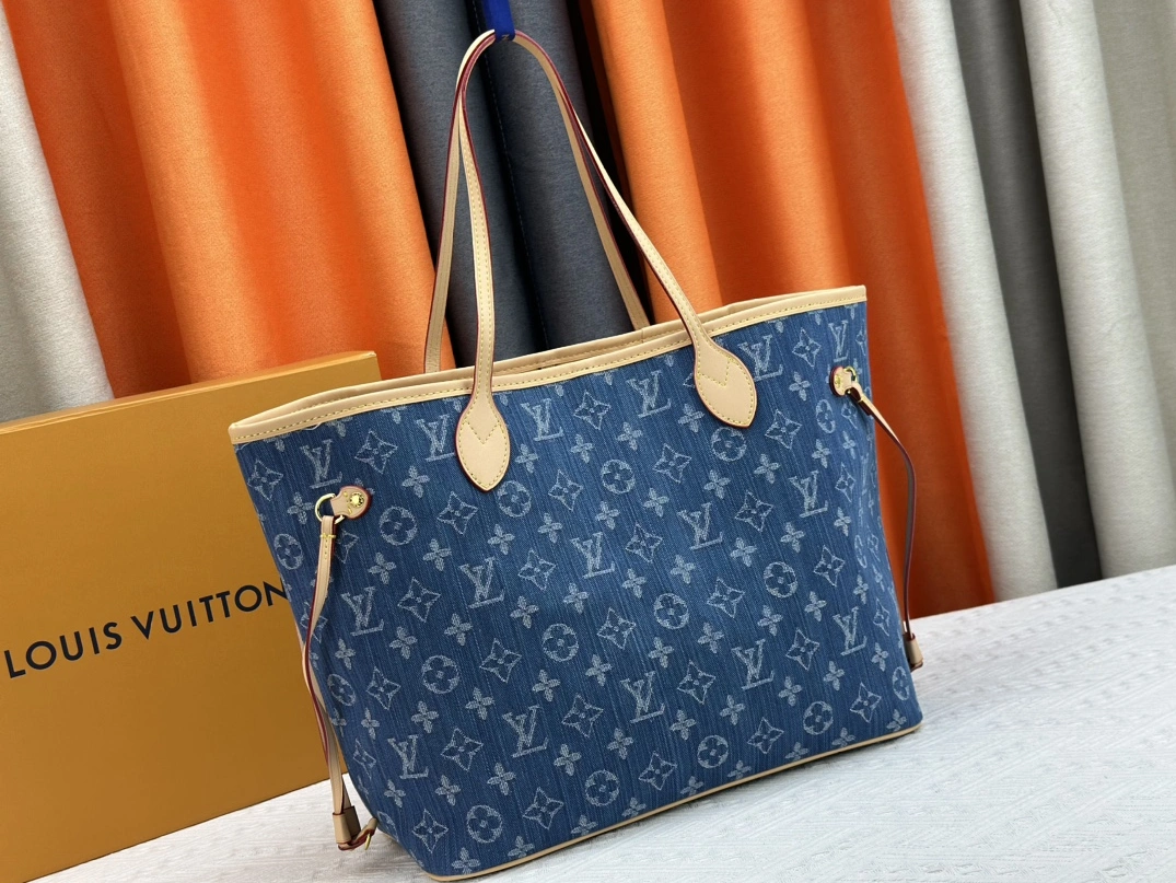HighQuality 7869 Louis Vuitton AAA Quality Shoulder Bags For Women - Image 3