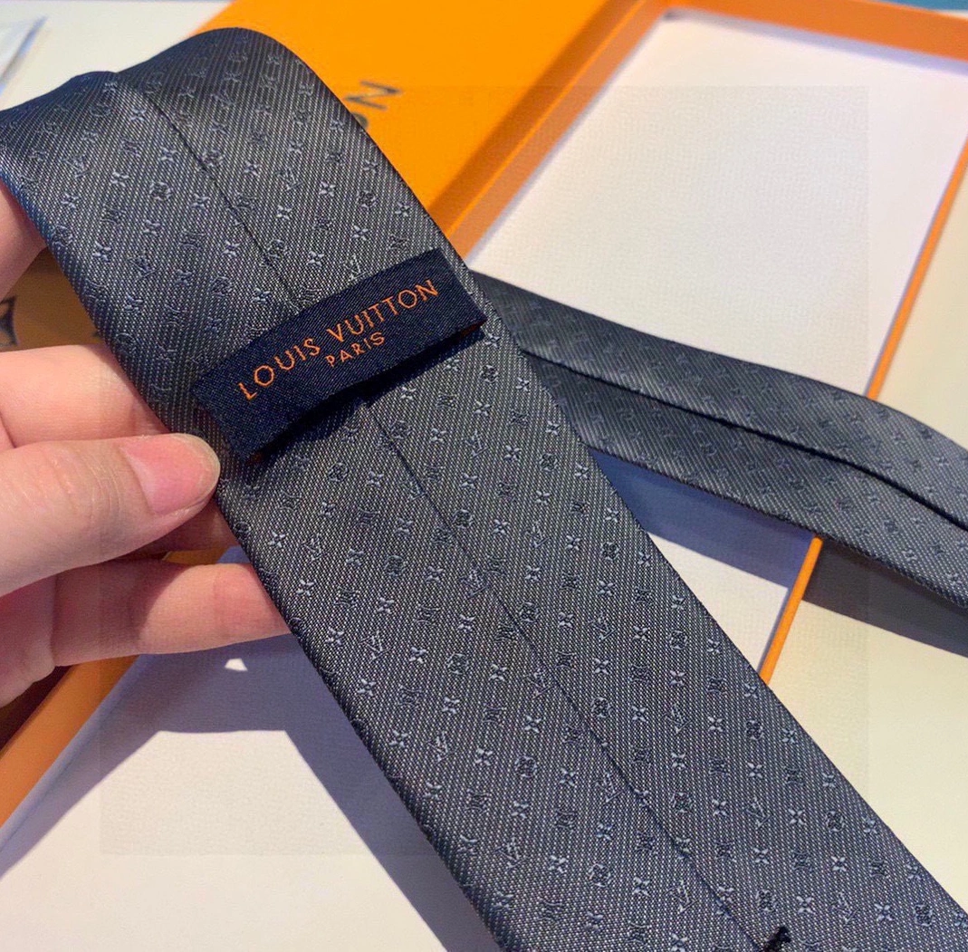 Louis Vuitton LV Necktie For Men Cozy 4974 - Image 4