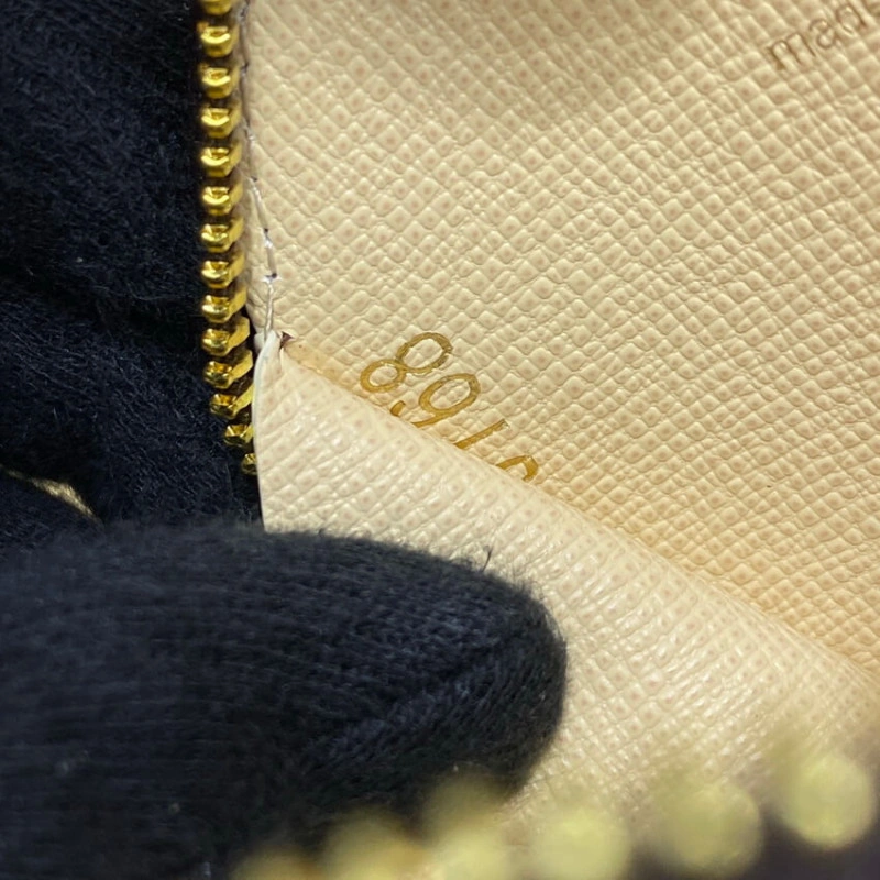 Goldcolor Louis Vuitton Monogram Round Coin Purse - Image 7