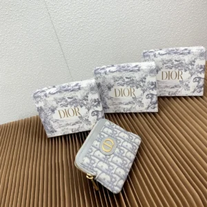 Popular 3582 Christian Dior Wallets