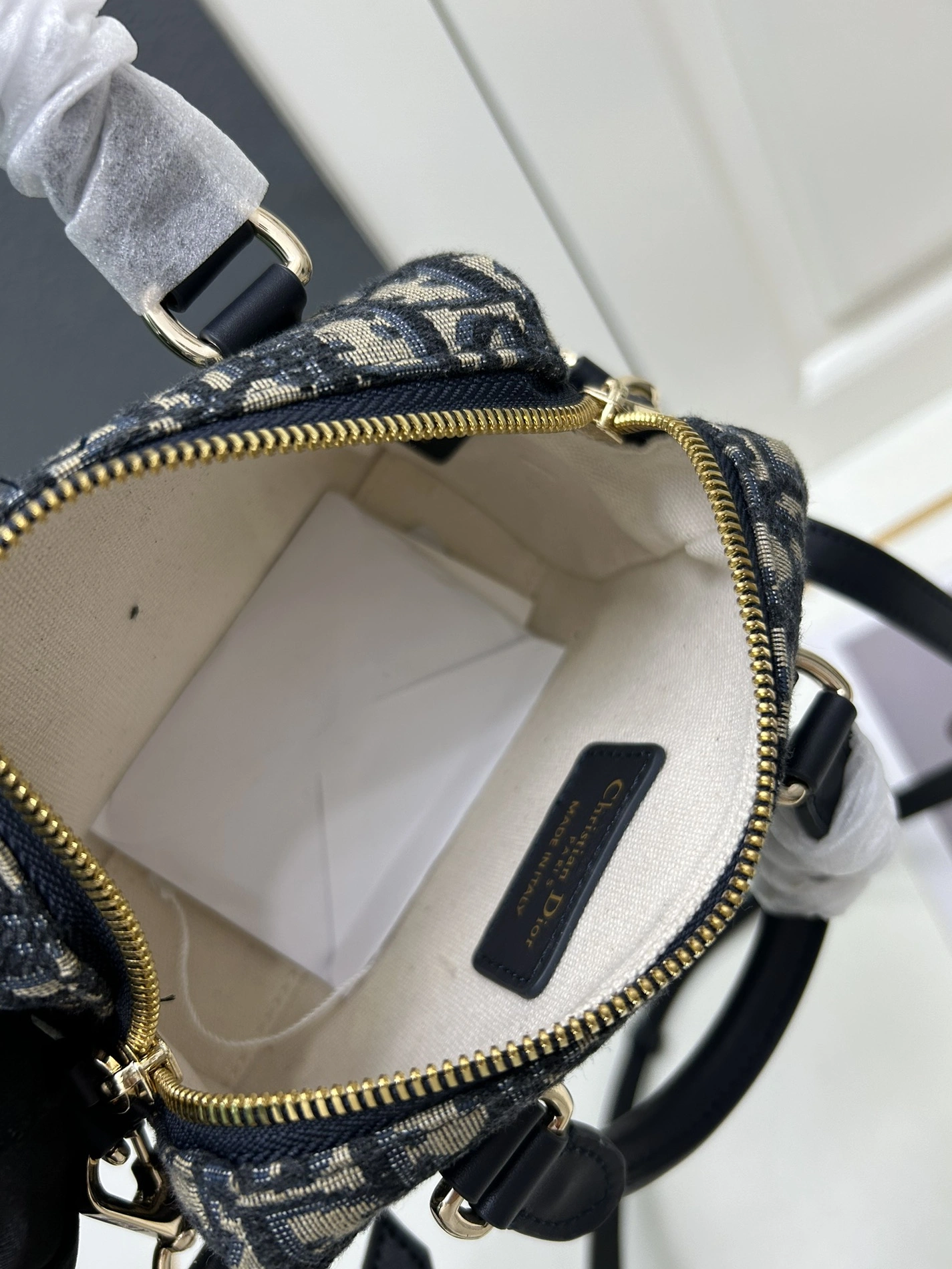 Practical 6809 Christian Dior AAA Quality Handbags For Women - Image 8