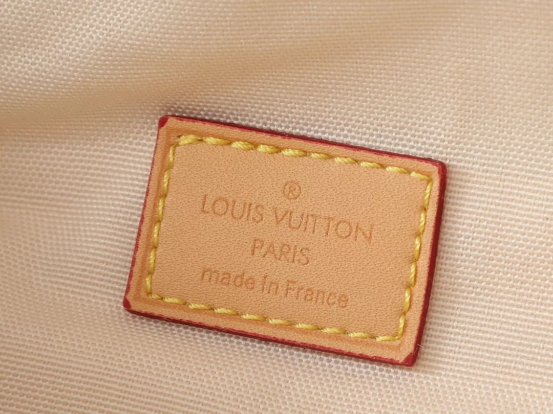 Trendy 3481 Louis Vuitton LV AAA Quality Belt Bags For Unisex - Image 8