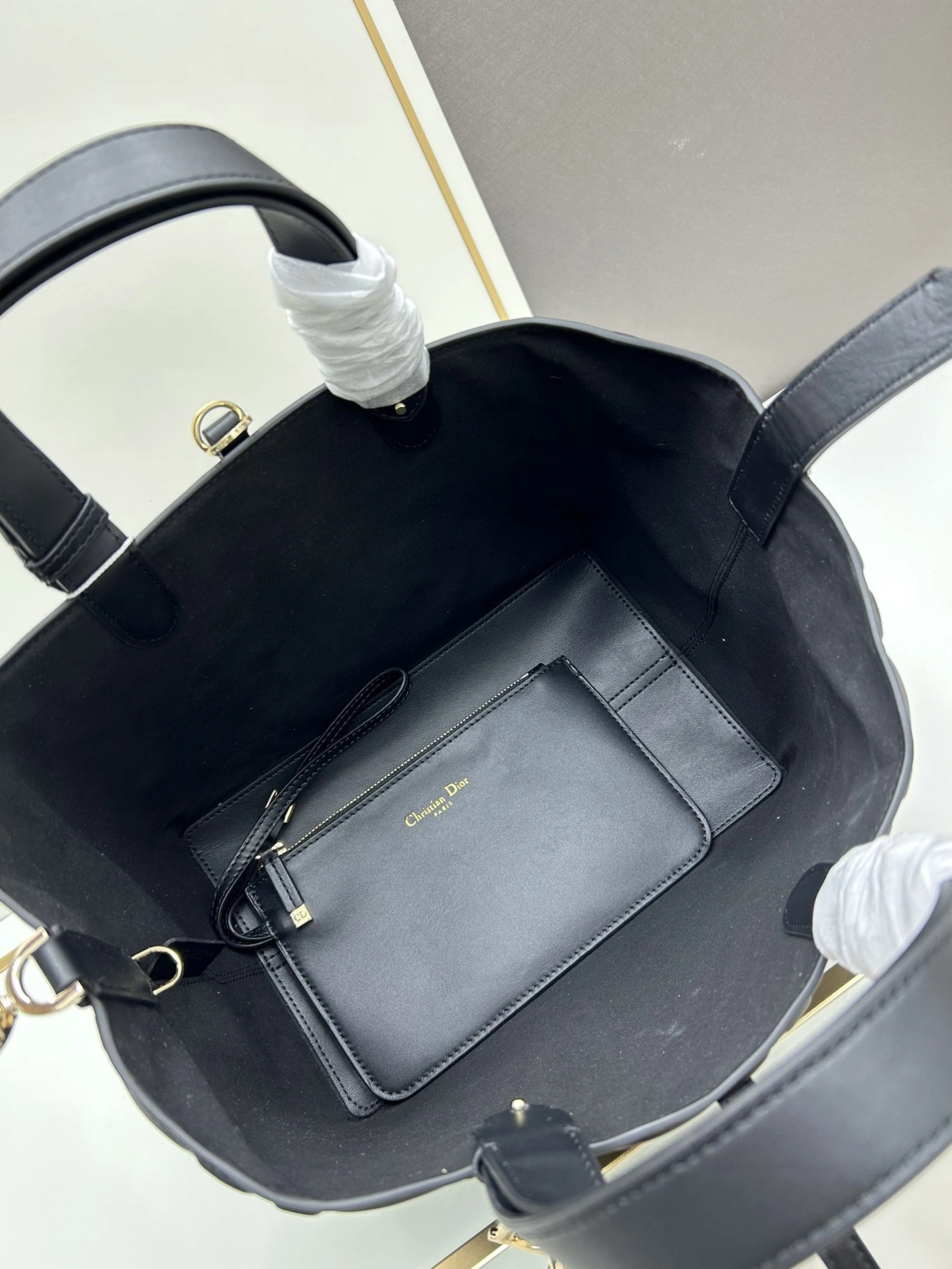 Vibrant 106 Christian Dior AAA Quality Handbags For Women - Image 7