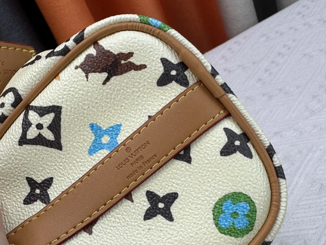 WellDesigned 5180 Louis Vuitton AAA Quality Handbags For Women - Image 7