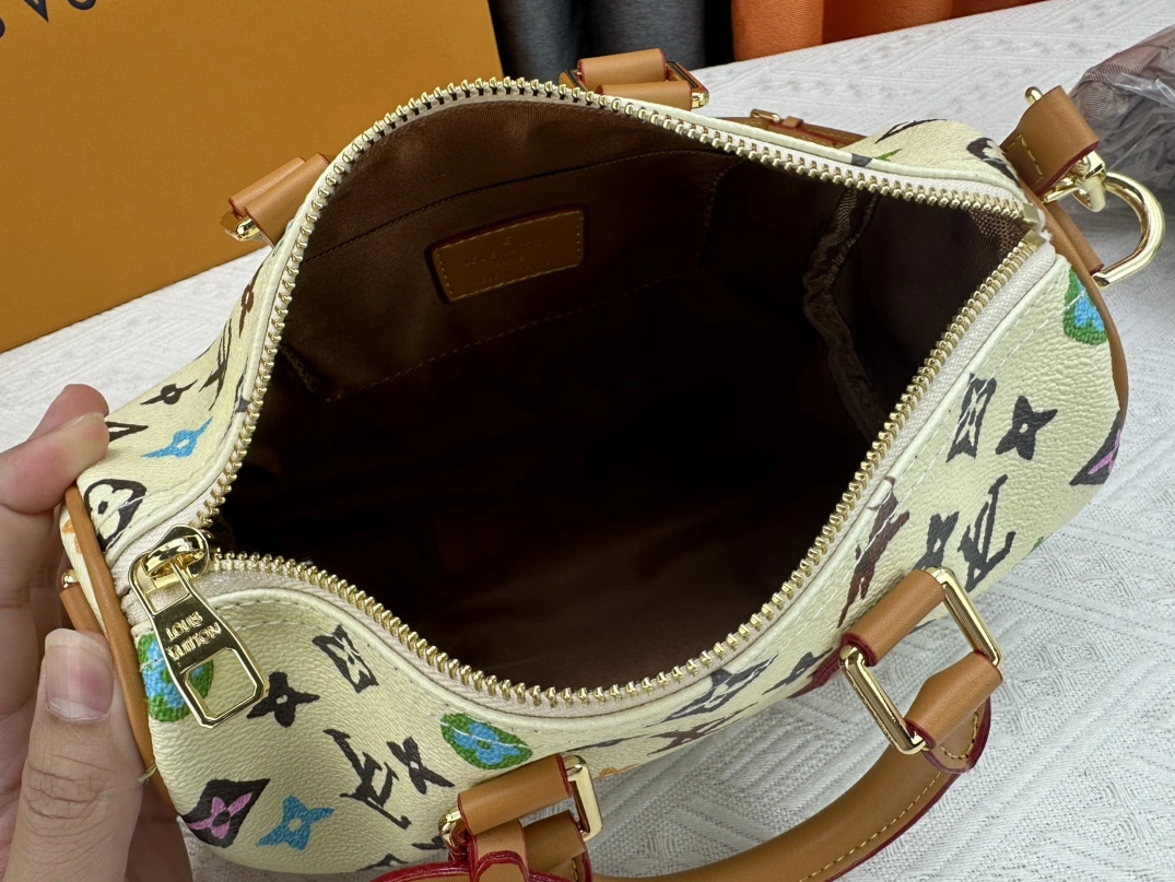 WellDesigned 5180 Louis Vuitton AAA Quality Handbags For Women - Image 8