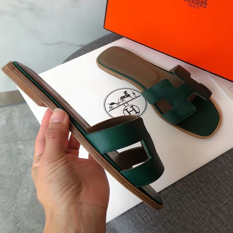 Hermes Oran Slides Women Grain Calfskin In Green - Image 3